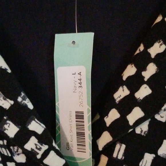 Dress - Picture 3 of 4